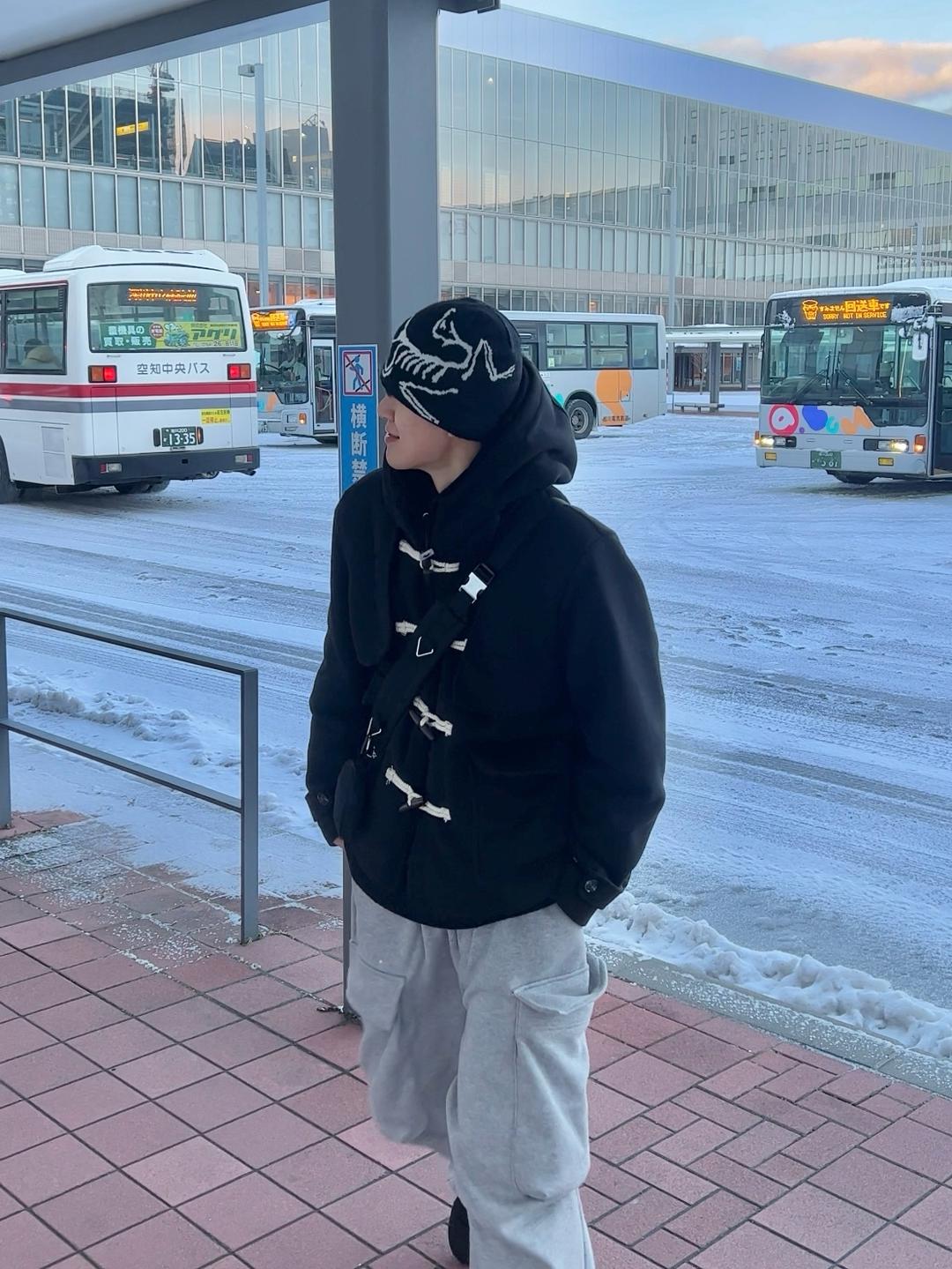 (누빔O) Yuki coat 유키 후드 숏 세미오버핏 더플 떡볶이 코트