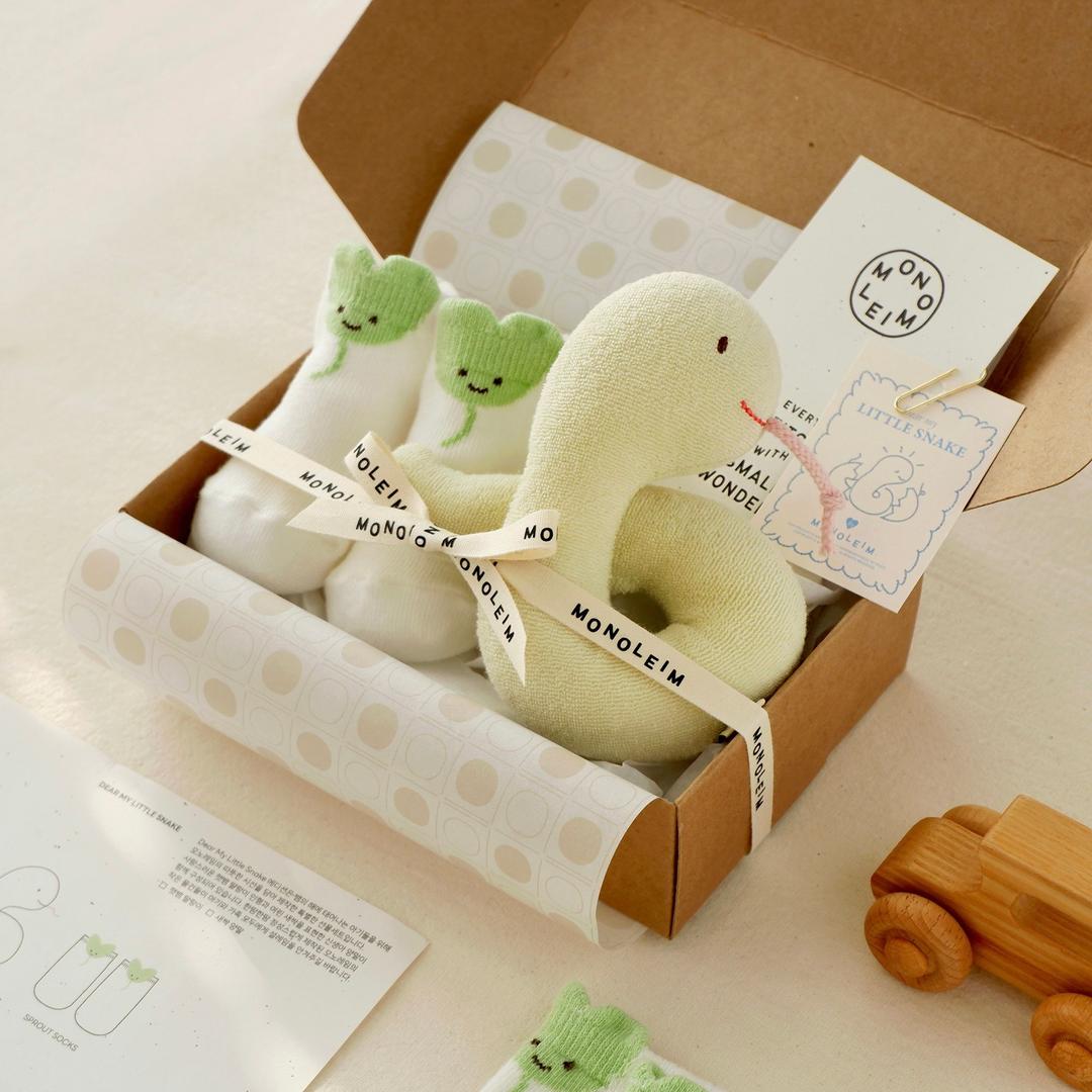 [SET][2025 뱀띠 출산선물][태명자수]햇뱀 딸랑이 세트(toy+socks)