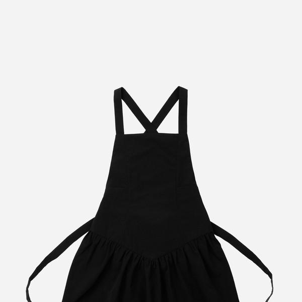 Shirring detailed apron (Black)