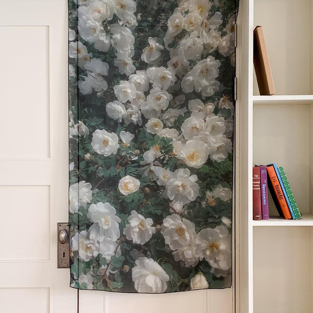 느긋한 오후의 기록 쉬폰 패브릭 포스터 / 102. Among the flowers #3