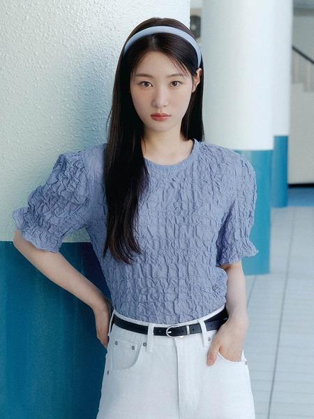 [온앤온] 셔링 볼륨 소매 블라우스 NEW4XB623