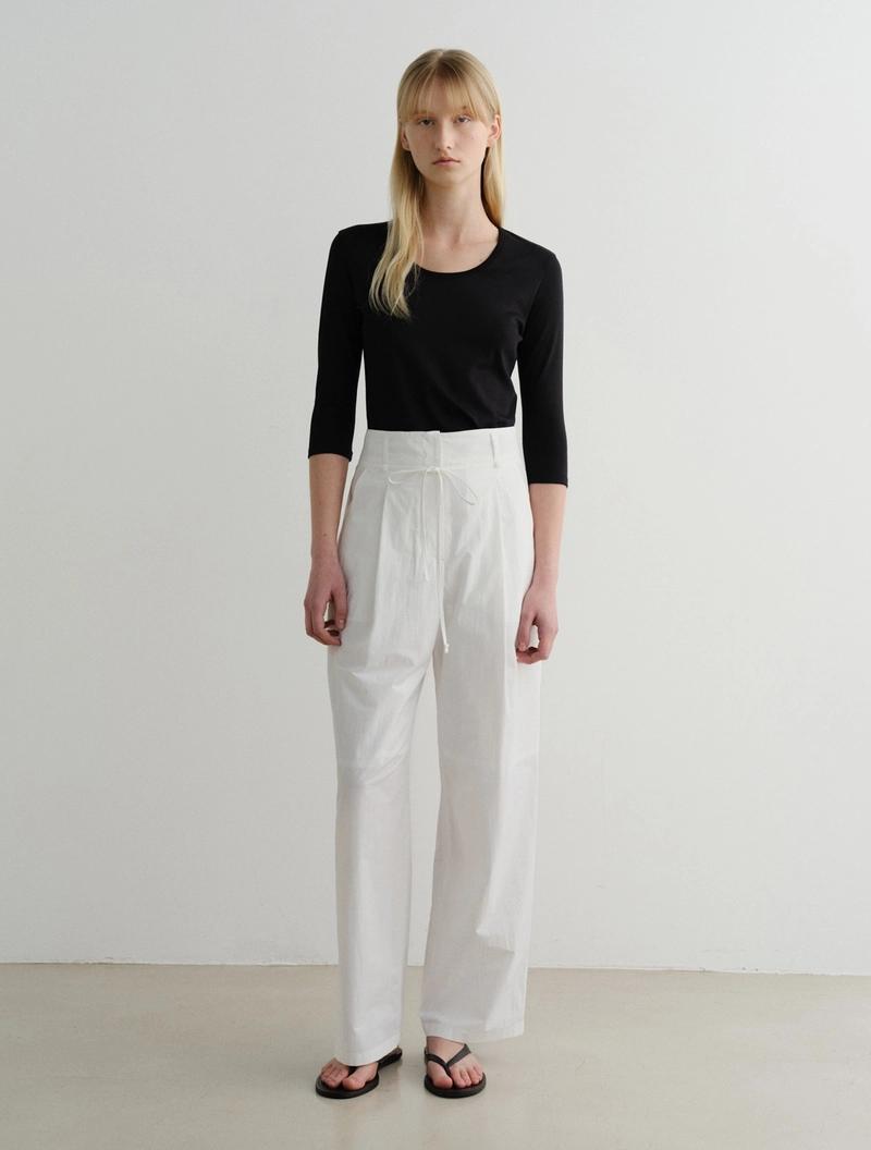 EAAH - SS Highwaisted Tuck Pants (White)
