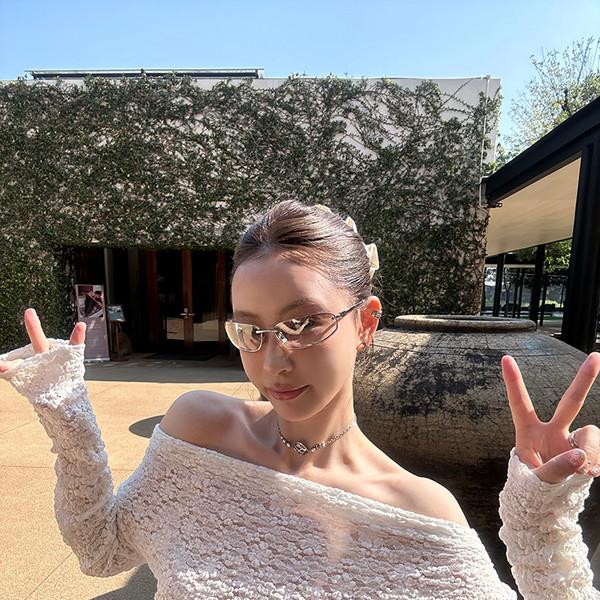 TC Lace slim both wearing White top