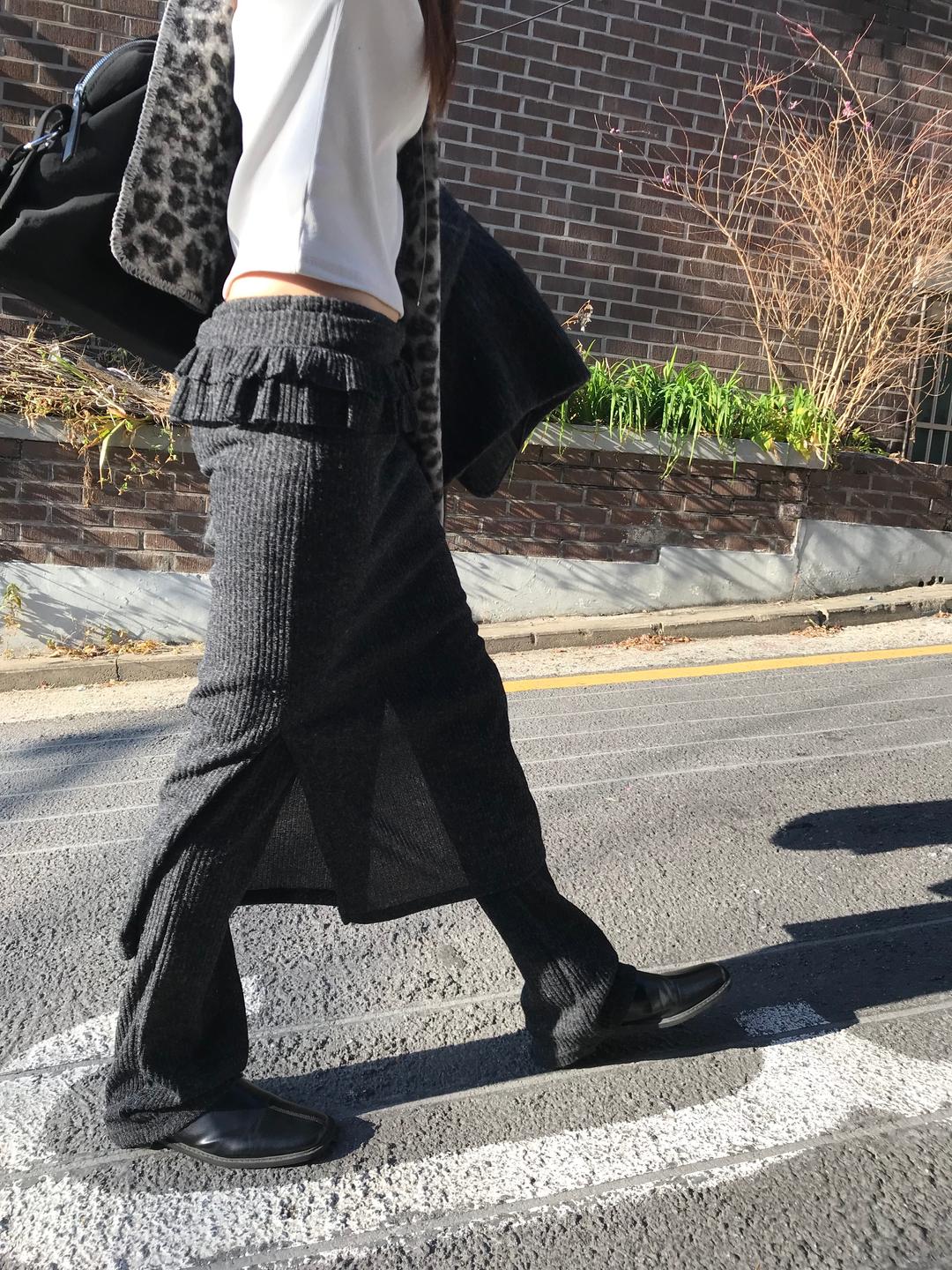 [restock] (best) letter frill golgi skirt