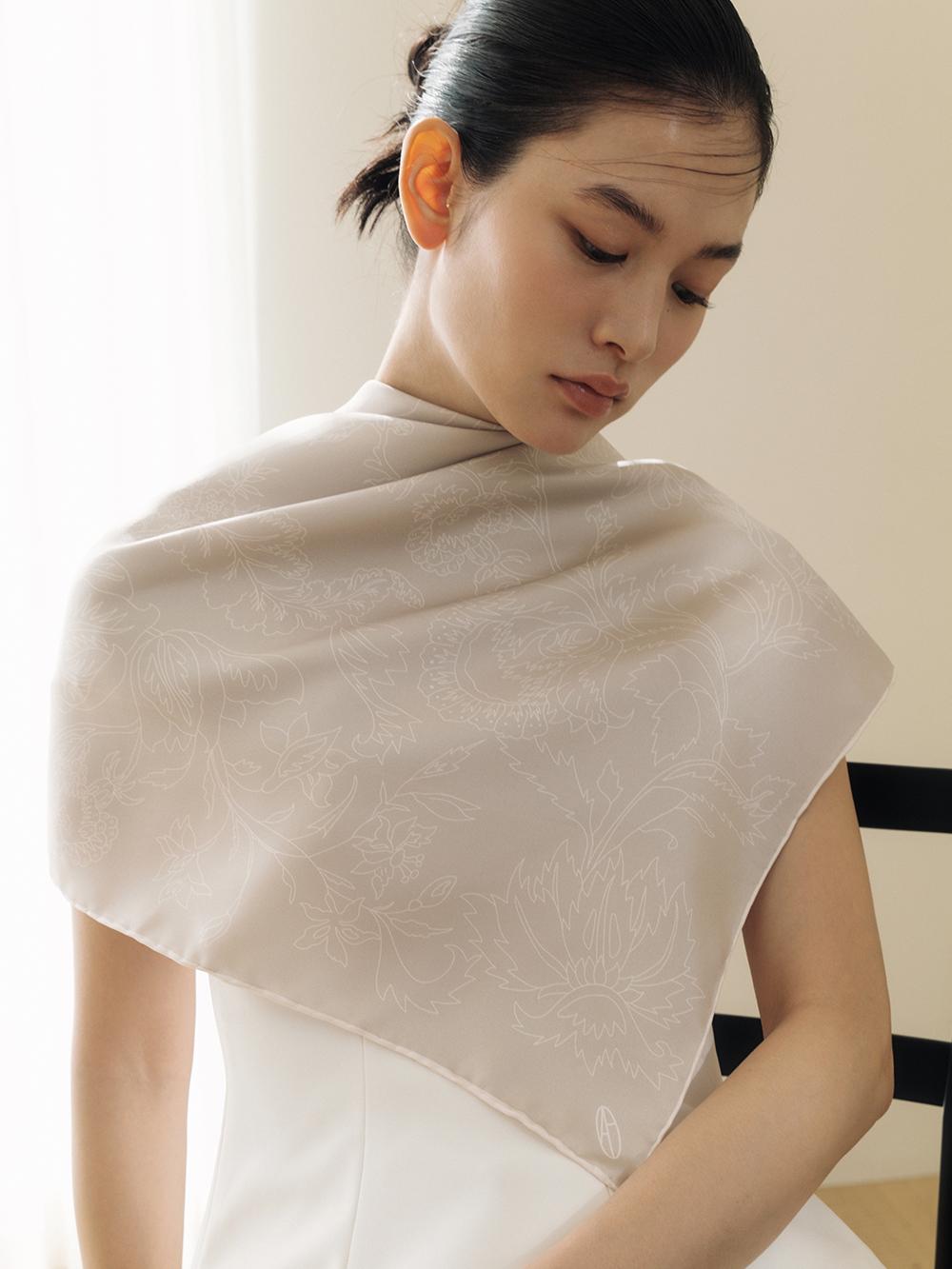 Bouquet Square Silk Scarf 90 - Sand