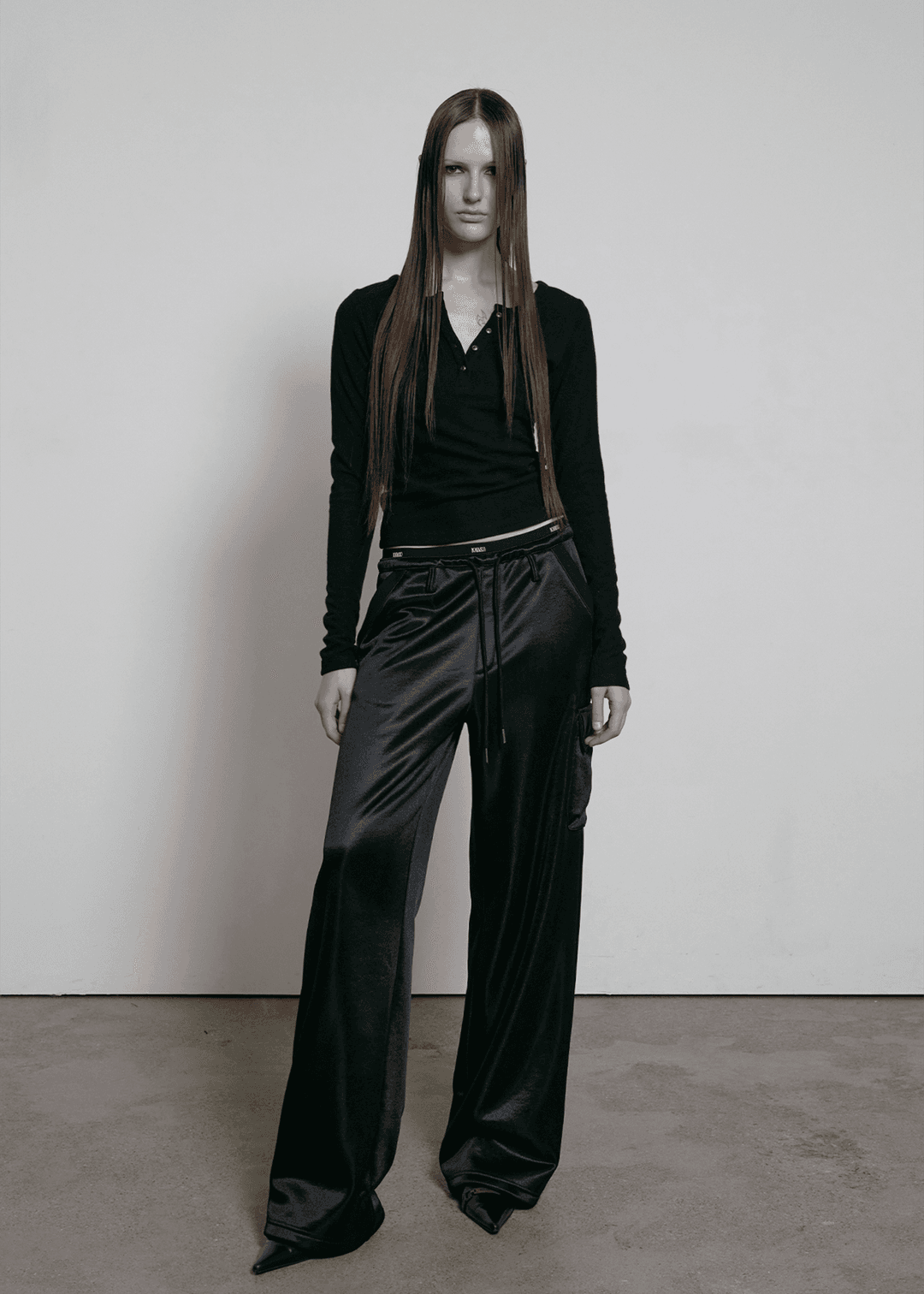 LOGO BAND WIDE PANTS, GLOSSY BLACK