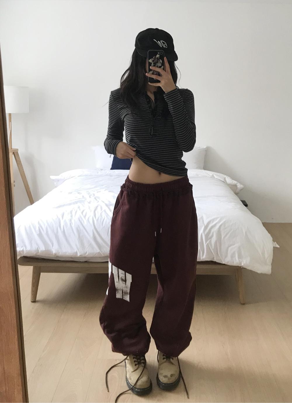 V Jogger Pants