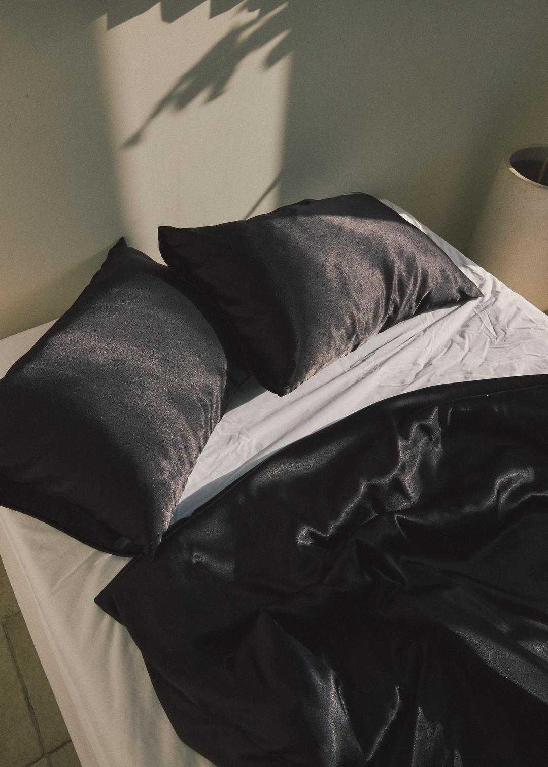 Black Satin 베딩