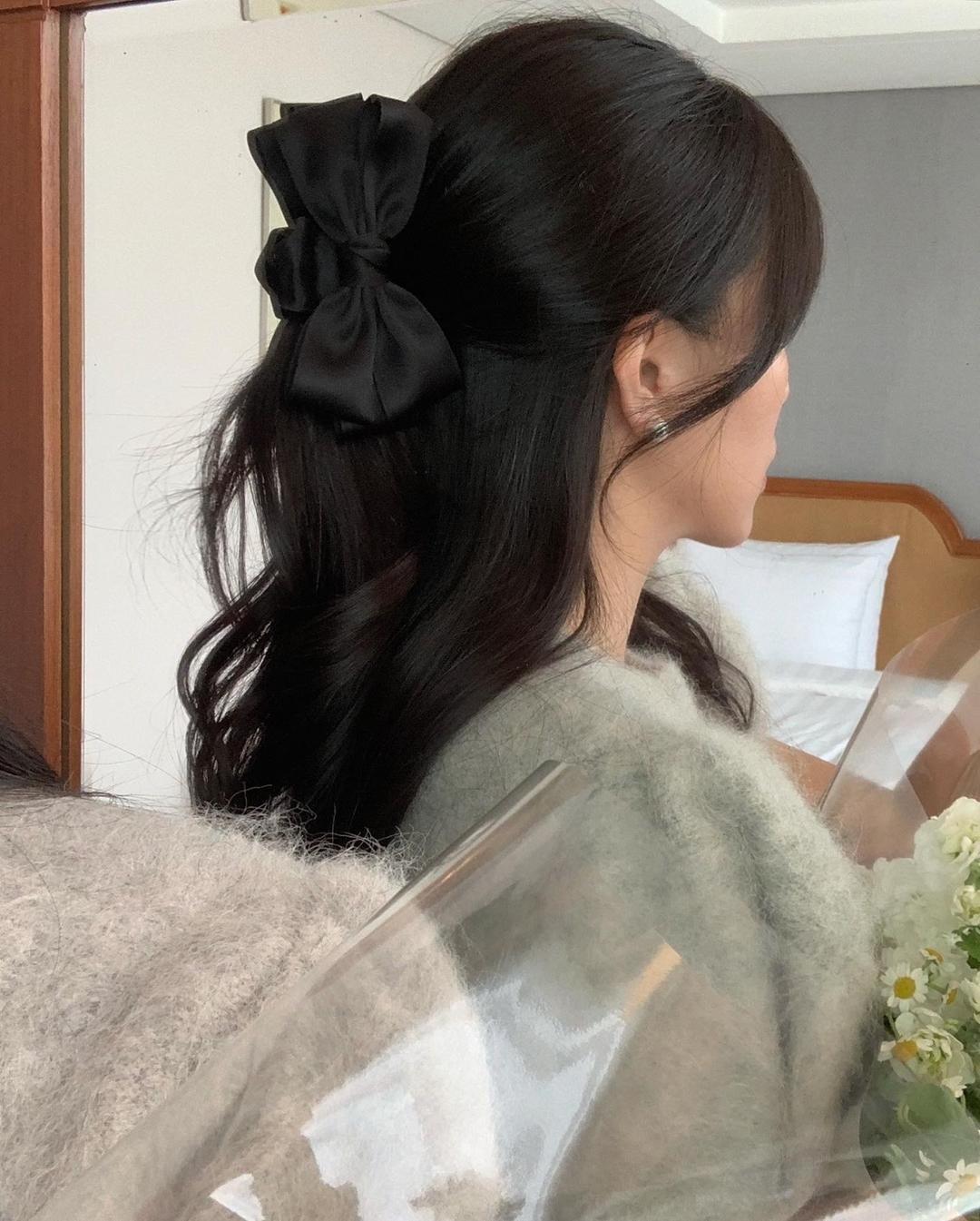 Modern ribbon hair barrett *black