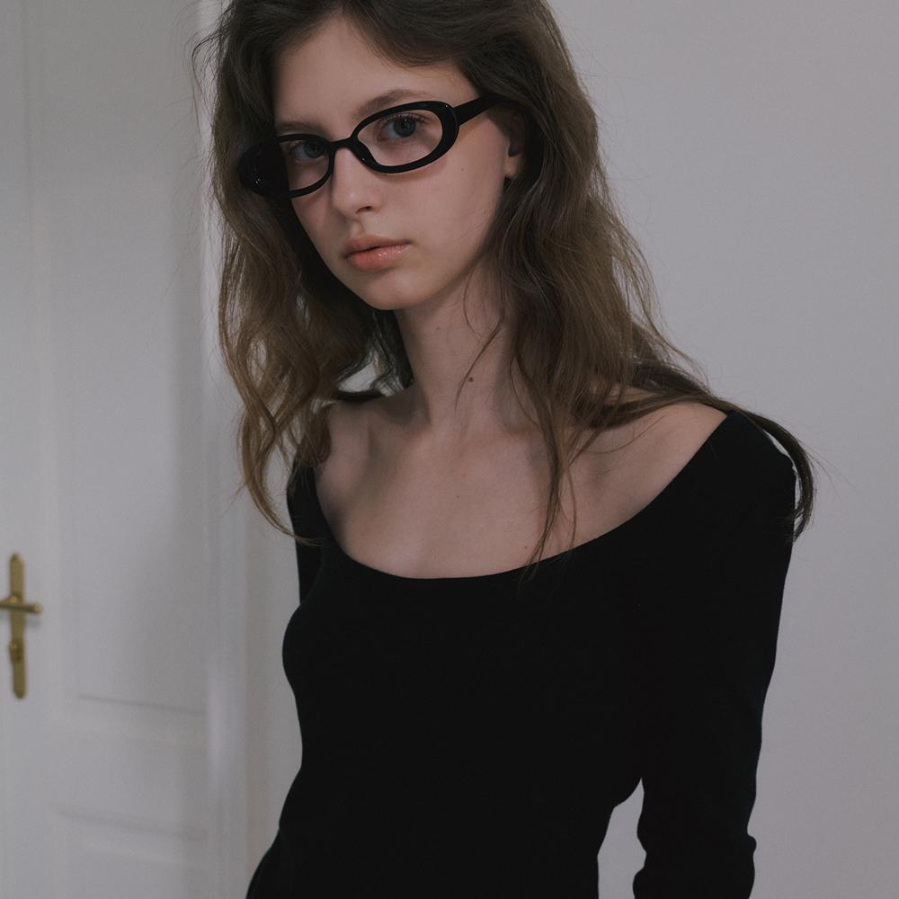 SCOOP NECK T-SHIRT_BLACK
