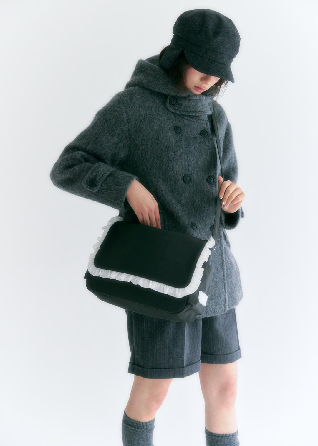 [12.11 예약배송] frill messenger bag (charcoal)