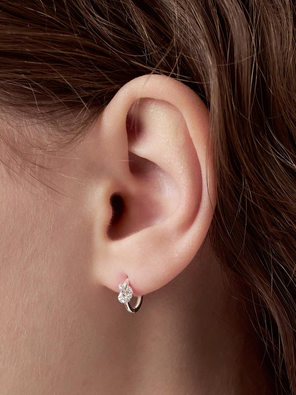 illumina knot earring