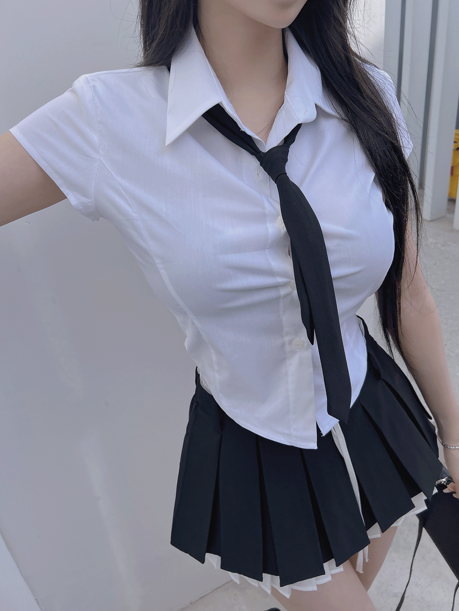 시크 캡소매 크롭셔츠