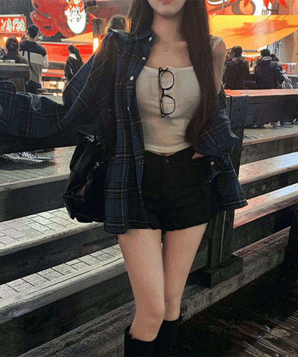 [ 1+1 할인/ 코디추천 ] 스턱 단추 크롭 나시