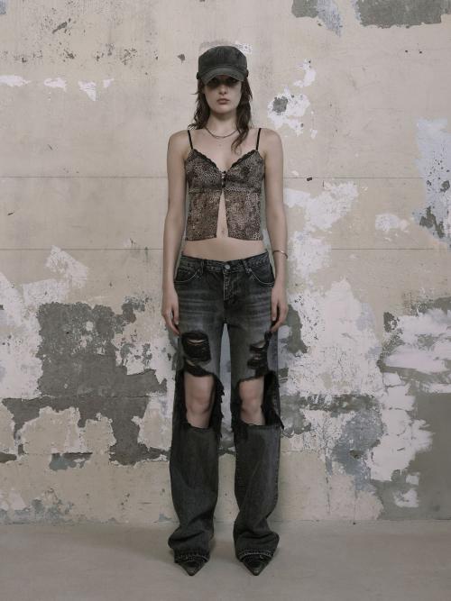 DISTRESSED DEEP GRAY JEANS