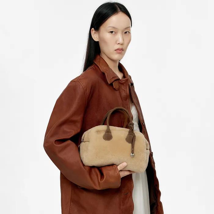 SOFT BOWLING_beige shearling+chestnut nubuck