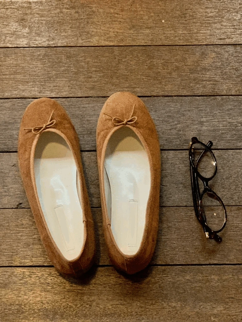 Suede flat shoes