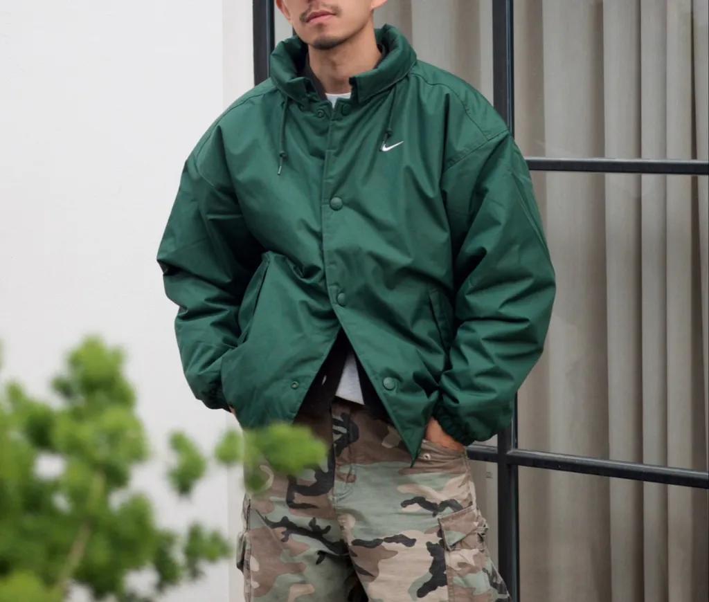 나이키 솔로 스우시 패디드 푸퍼 후드 자켓 그린 FB7853-323