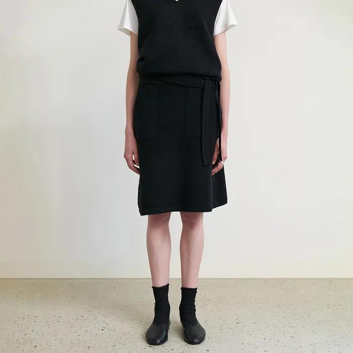 Wholegarment merino wool H-line knit skirt_BLACK