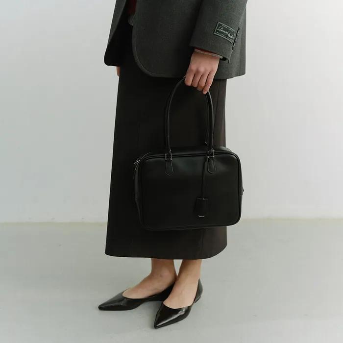 CLASSIC 28 LEATHER BAG BLACK_UDBA6E201BK