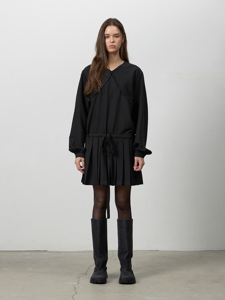 PLEATS RIBBON DRESS BLACK