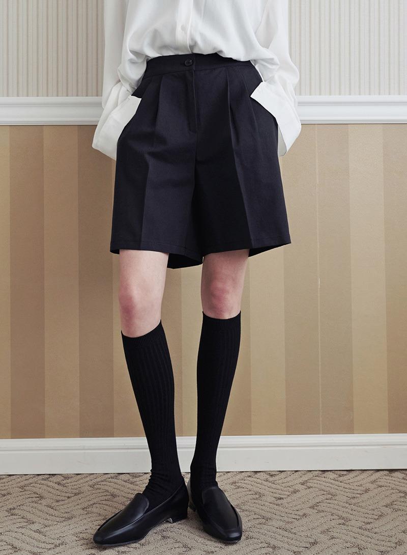 핀턱 버뮤다 코튼 팬츠 - 블랙