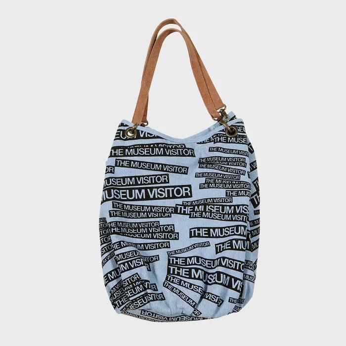 THE MUSEUM VISITOR LOGO PRINTED LEATHER STRAP TOTEBAG (LB)