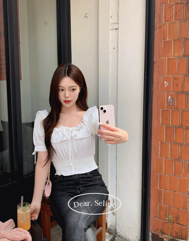 [로얄스모크bl] 밴딩 투웨이 오프숄더 스모크 리본 화이트 스퀘어넥 블라우스