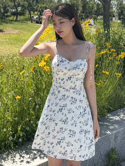 [오늘🚛/휴양지🏝] 블루 플라워 리본 끈나시 미니원피스