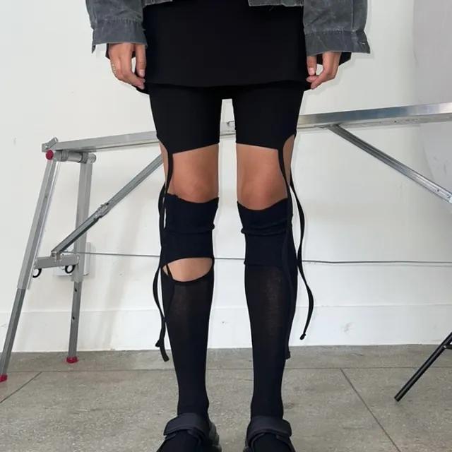 컷 아웃 니트 콤비 니 삭스