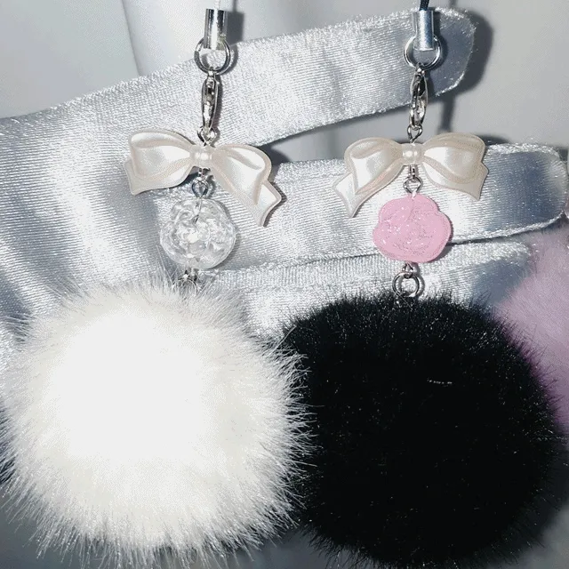 🎀당일출고🎀리본 장미 폼폼 폰줄 키링 발레코어 책갈피 하트 부착 고리 핸드폰 휴대폰 걸이 스트랩 발레리나 다이어리 z플립 에어팟 버즈 다꾸 폰꾸 플라워 꽃 비즈키링 인조퍼