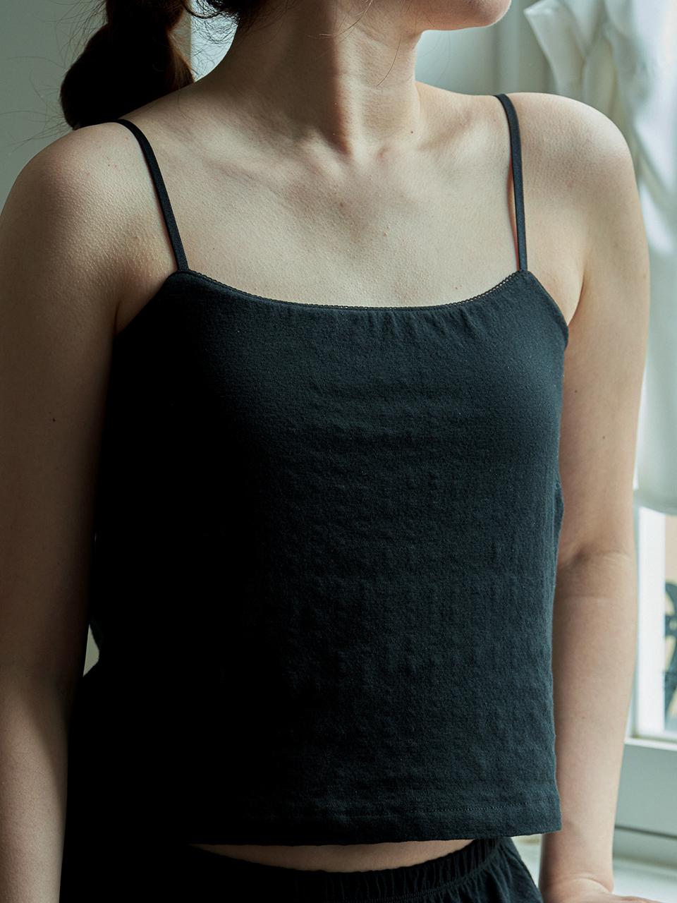 punching sleeveless in black - 오가닉 코튼 펀칭 슬리브리스 (이너 브라 내장) 블랙