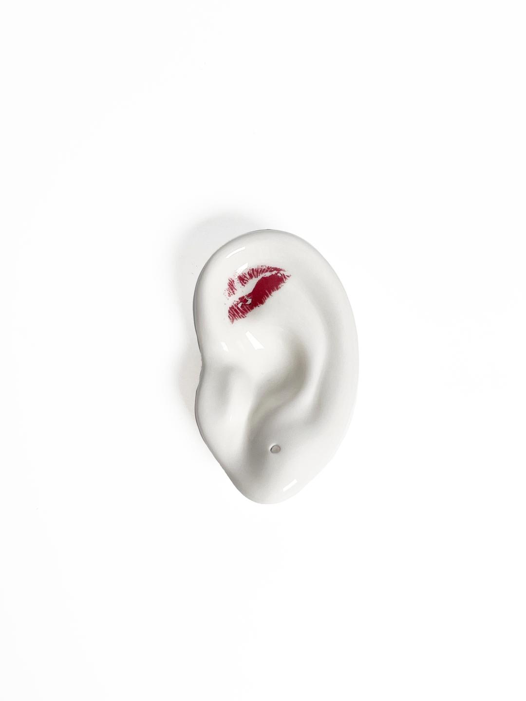 Ear tray Kiss
