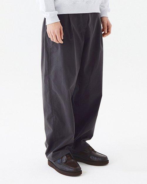 와이드 테이퍼드 치노 팬츠 (차콜 브라운)