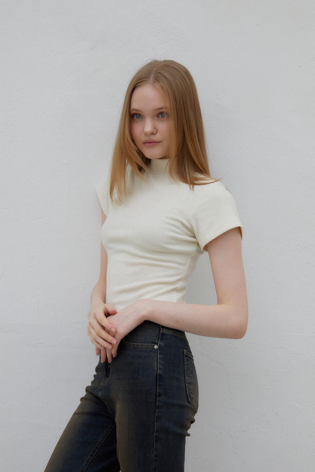[Pre-Order] Chewy T-shirts / Ivory