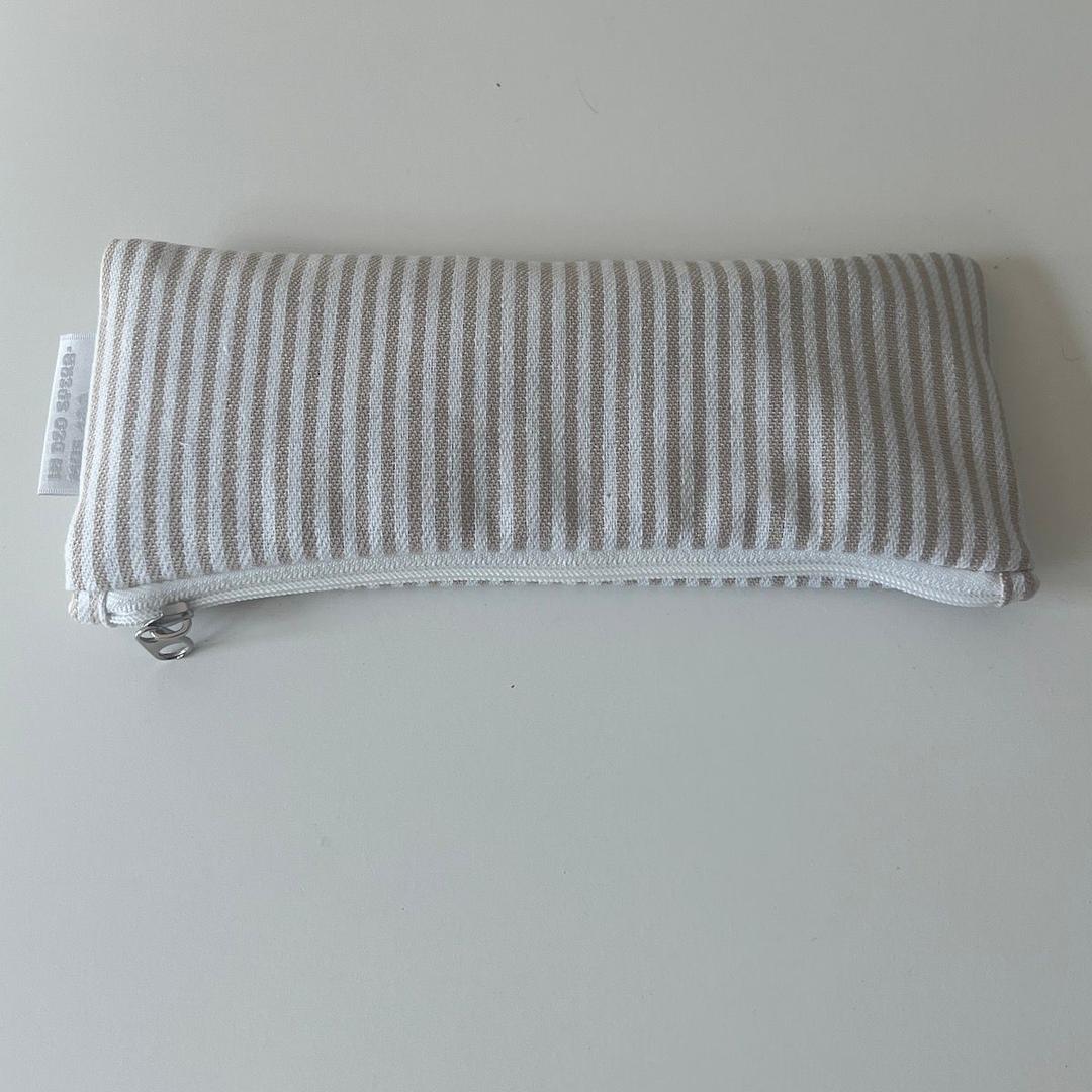 베이지 스트라이프 필통