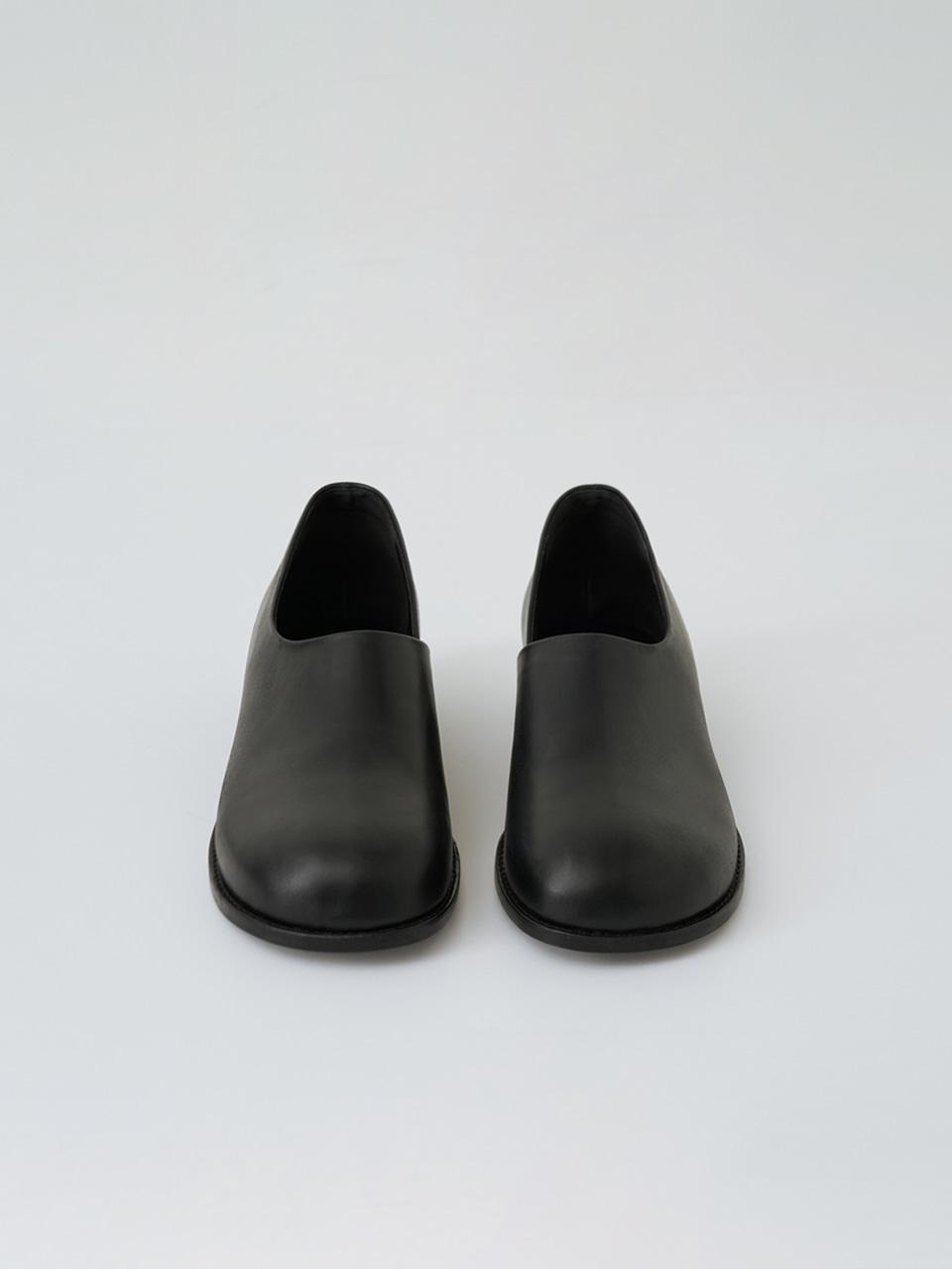 pebble loafer (black)