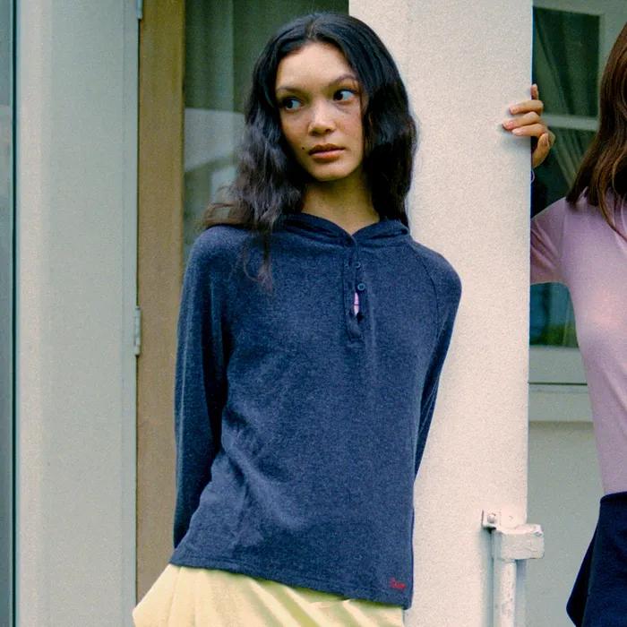 버튼 업 슬림핏 후디_차콜