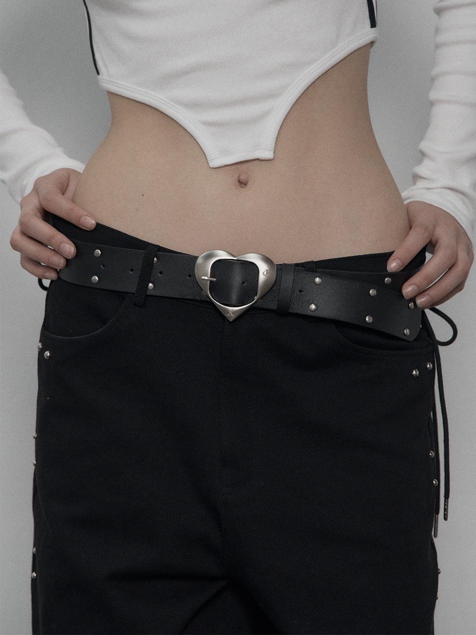 STUDDED HEART BELT / BLACK