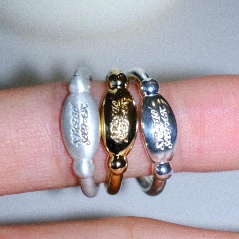 Signature ring