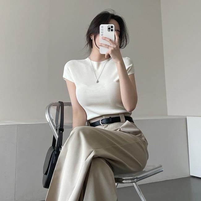 가나다란 [소재고퀄✨/데일리부터출근까지✔️] 가나다란 로에벨 부드러운 비스코스 라운드넥 골지 캡소매 니트 3color