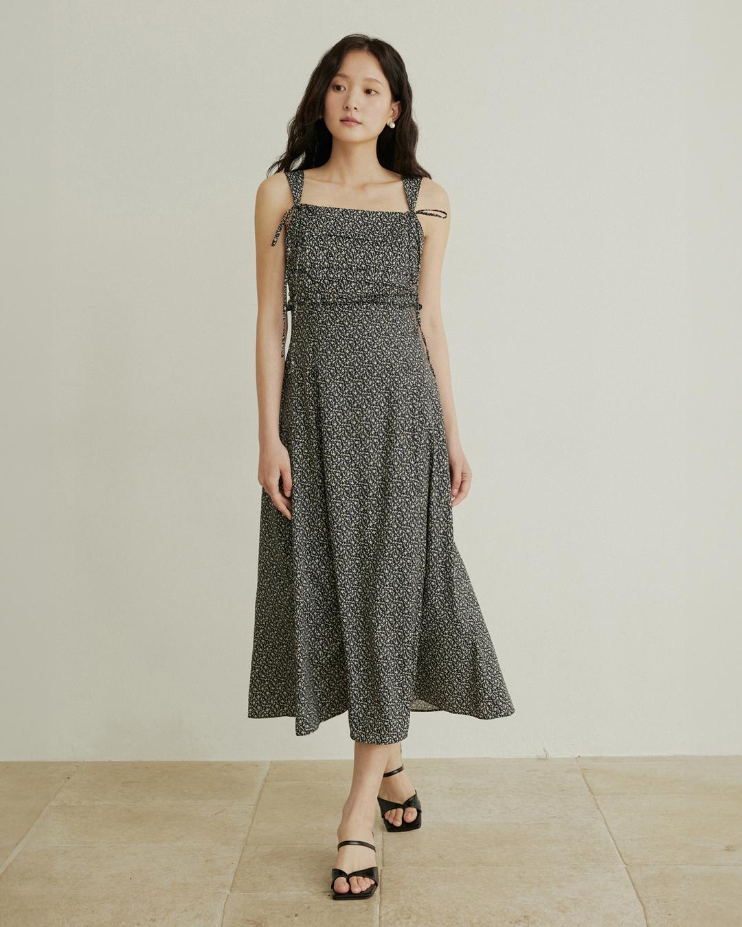Mini flower pattern shirring long dress - black