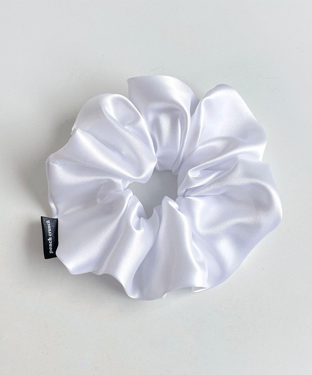피치크런치 [made] 화이트 새틴 실크 스크런치 곱창밴드 헤어슈슈 2size