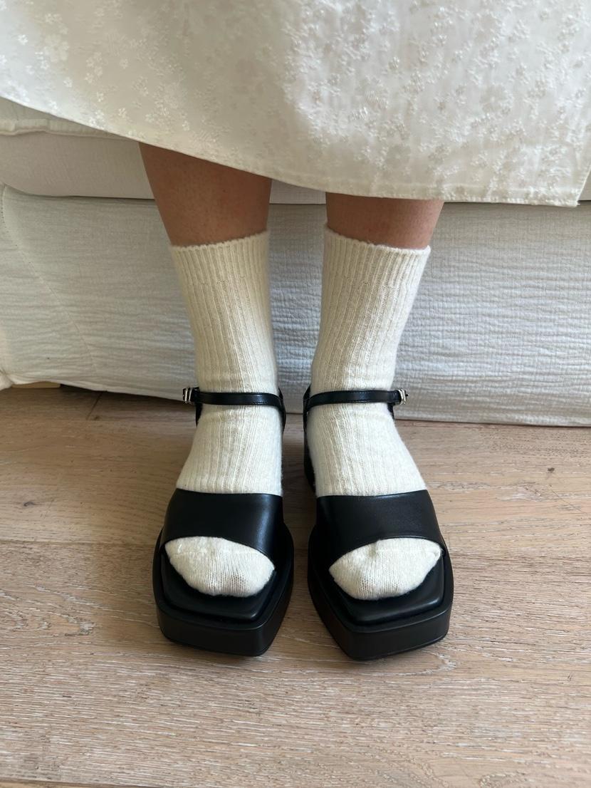 [2차 프리오더] BABA PLATFORM SANDALS (가죽)