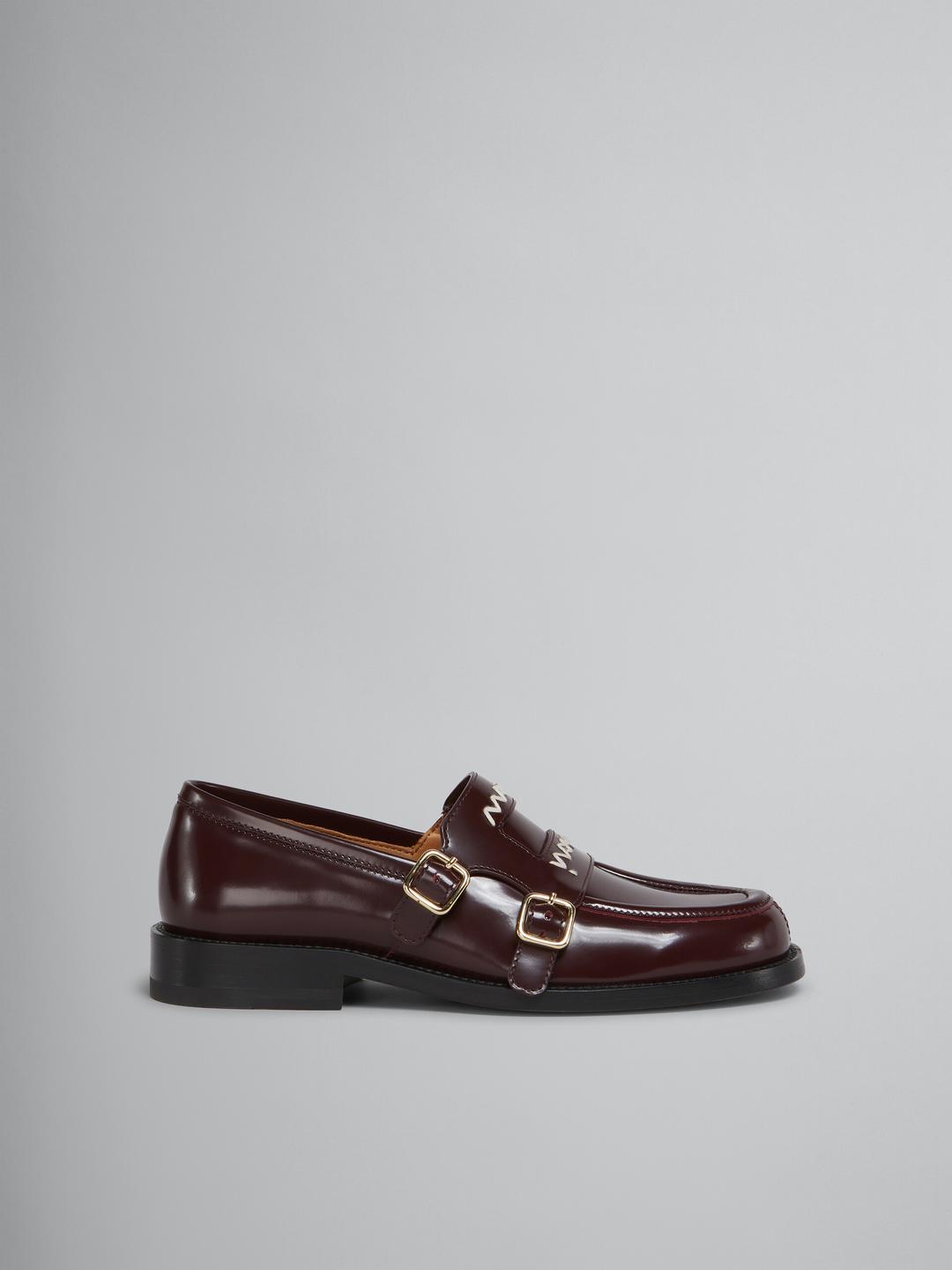 더블 버클 디테일 버건디 가죽 Bambi 3.0 로퍼