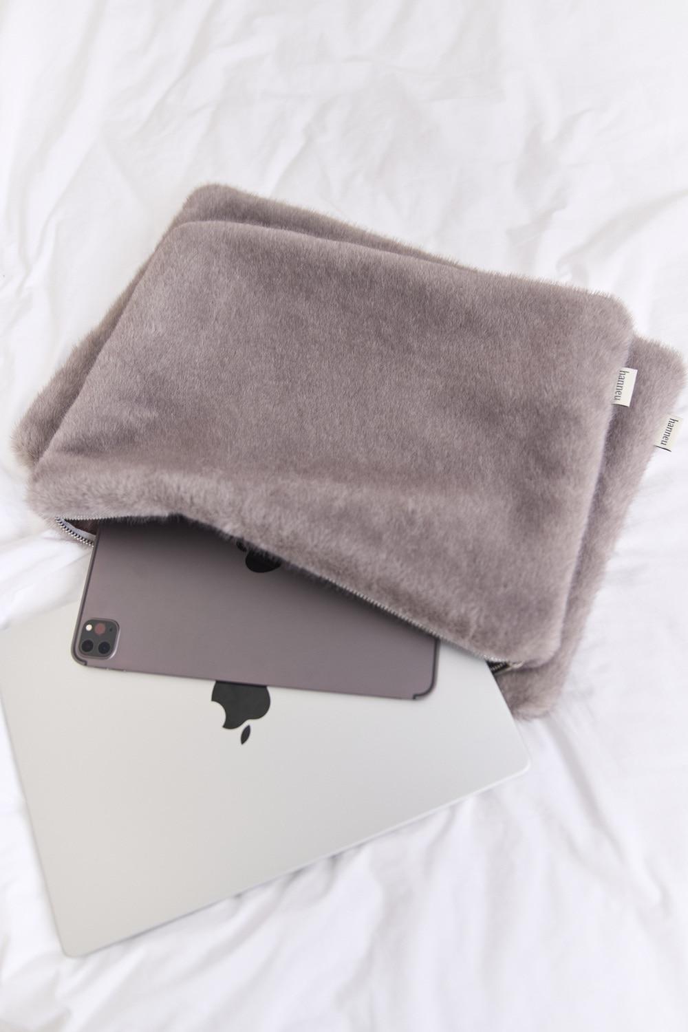 soft fur tablet & laptop pouch_2 size (gray)