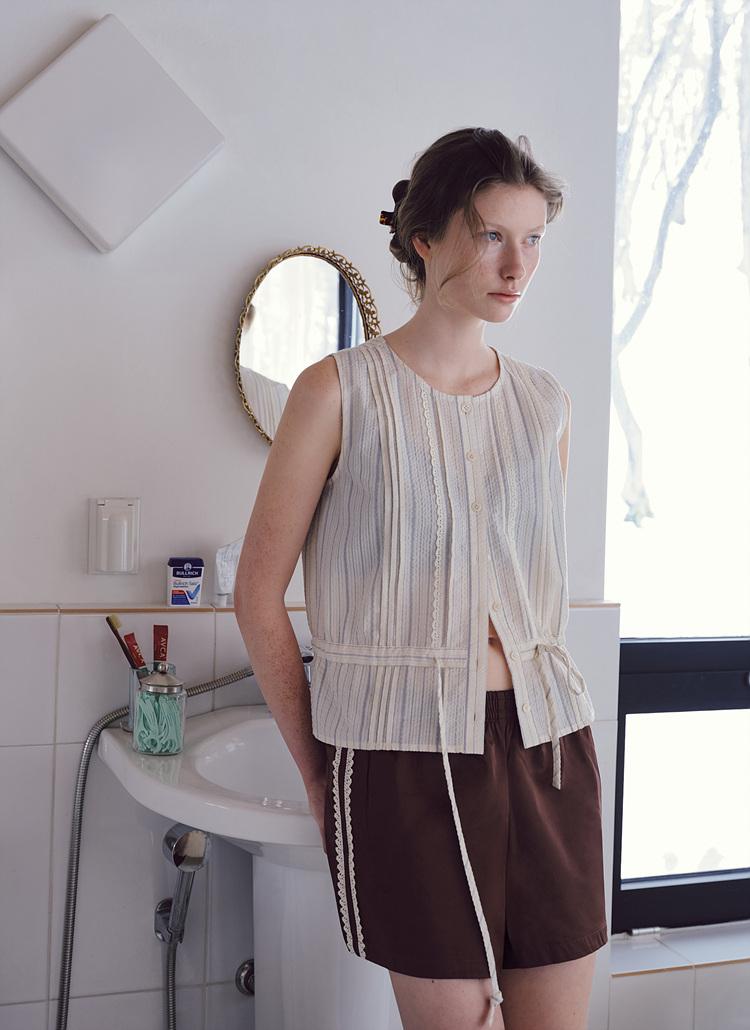 [NEW] 레이스 슬리브리스 블라우스_TWWBLP62260