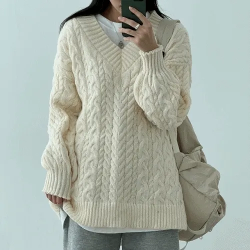 [1+1할인/핵여리함]  박시핏 꽈배기 브이넥 벌룬 니트 4color