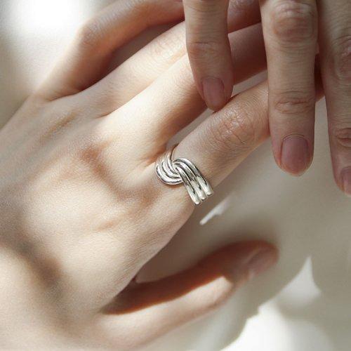 triple vine ring
