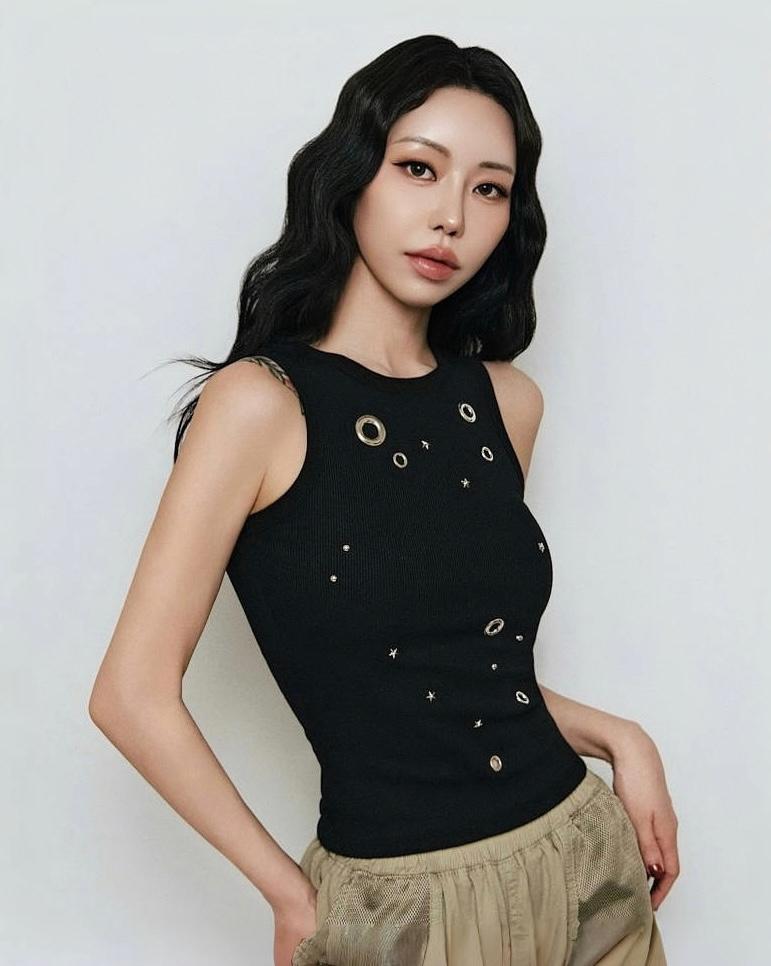 블랙크런치 (국내생산/데일리) 아일렛 스터드 펀칭 트윙클 나시(캡내장)